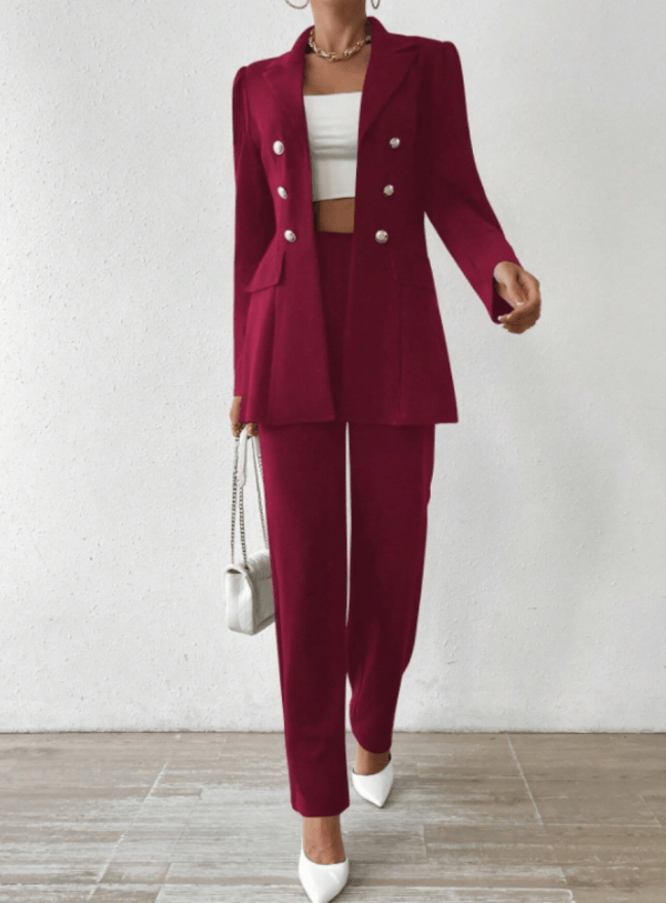 Traje de damas con botón en solapa - Imagen 4