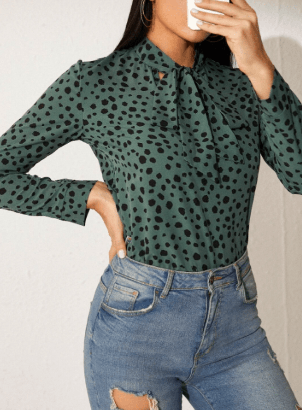 Camisa de cuello con cordón con estampado - Imagen 4