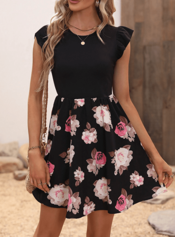 Vestido con estampado floral ribete con fruncido
