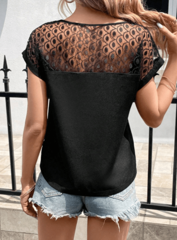 Blusa con encaje en contraste negra - Imagen 2