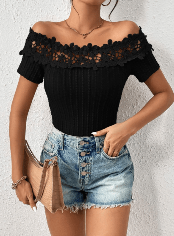 Camisa de hombros descubiertos con encaje - Imagen 4