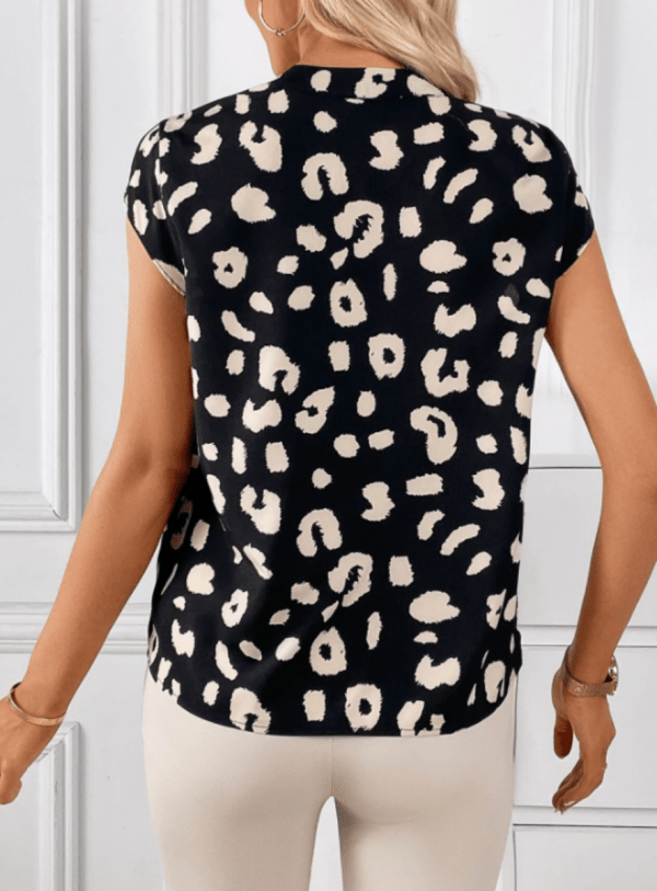 Blusa con estampado de cuello de muesca - Imagen 2