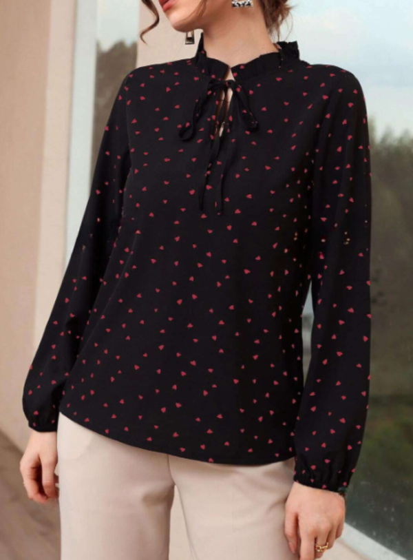 Blusa con estampado de corazón